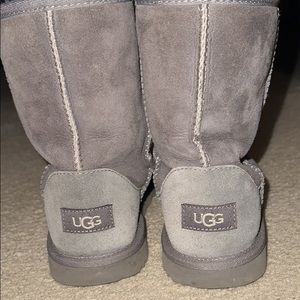woman’s grey UGG boots size 6